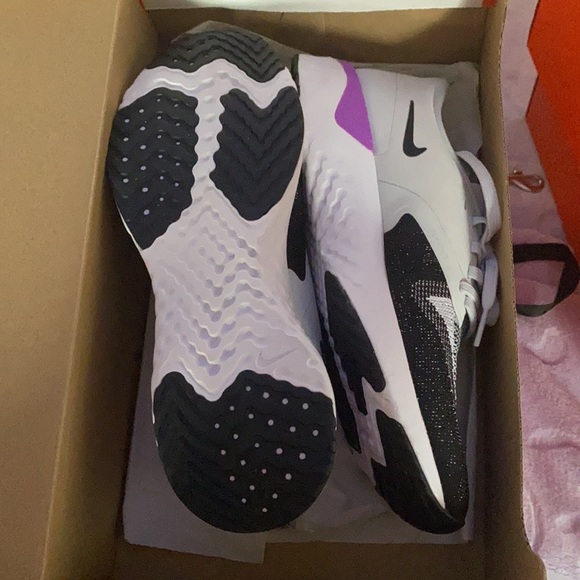 Nike Odyssey React 2 FLYKNIT - Picture 2 of 4